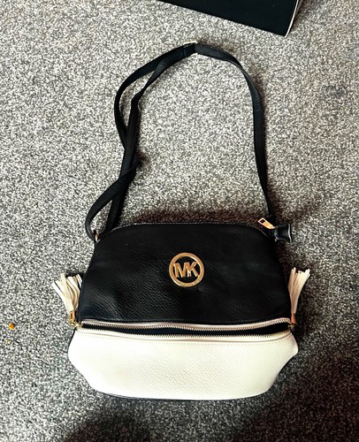 Michael kors small pebbled - michael,