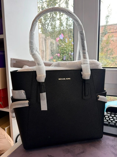 Michael kors hand bag - kors,